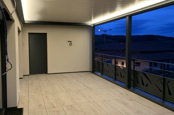 Société pour installation de luminaire connecté sur une pergolas à Limonest
