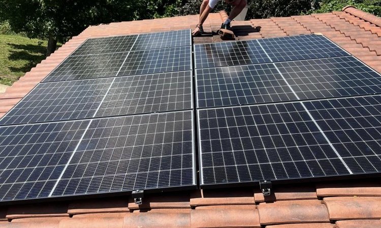 Pose de panneaux photovoltaïques - D.E.S ÉLECTRICITÉ à Bessenay